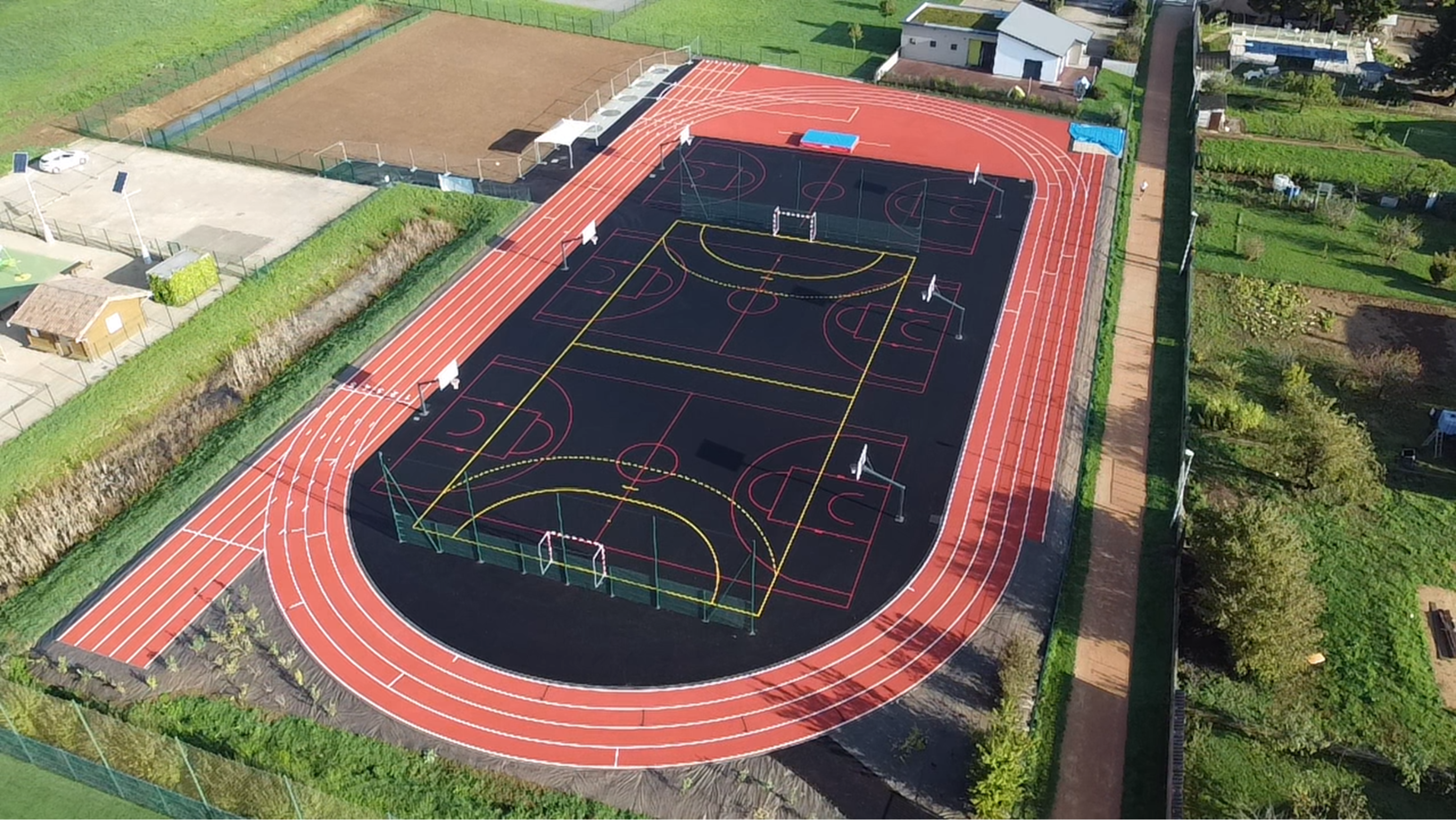 Équipement d'une piste d'athlétisme - Saint Didier Sur Charlonne